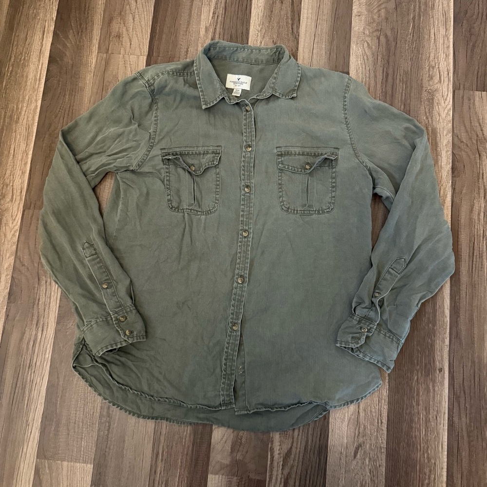 American Eagle Outfitters Sage Green Casual Shirt